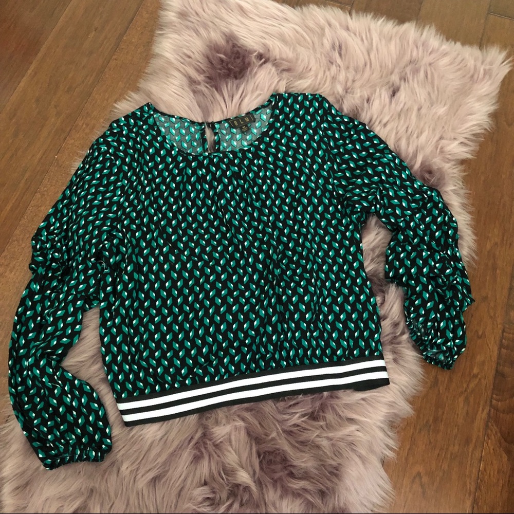 Geo Print Crop Top Blouse Medium